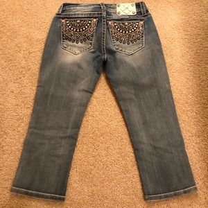 Miss me mid rise cuffed Capri!